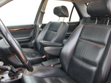 Peugeot 605