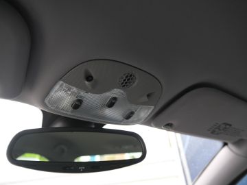 Peugeot 607