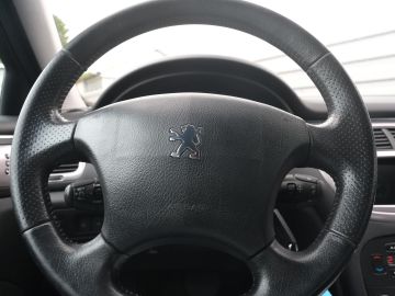 Peugeot 607