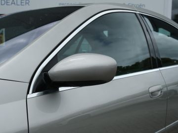 Peugeot 607