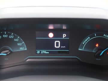 Peugeot E-2008