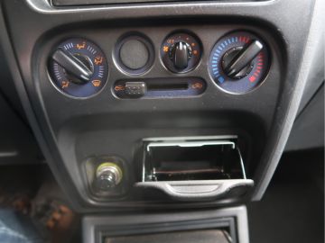 Daihatsu Young RV
