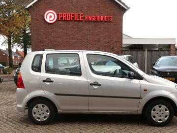 Daihatsu Young RV
