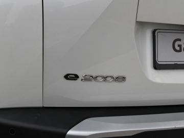 Peugeot E-2008