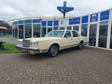 Lincoln Town Car