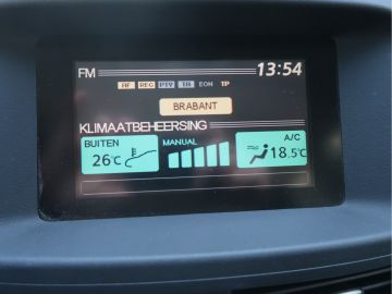 Nissan Almera Tino