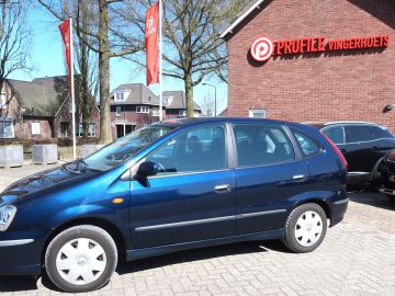 Nissan Almera Tino