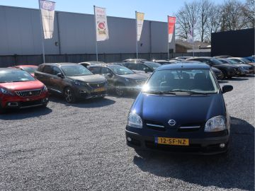 Nissan Almera Tino