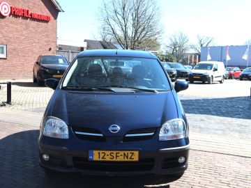 Nissan Almera Tino