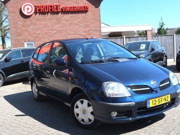 Nissan Almera Tino