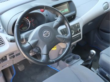 Nissan Almera Tino