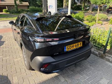Peugeot 408