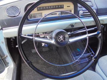 Peugeot 404