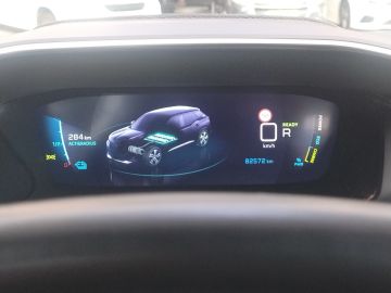 Peugeot E-2008