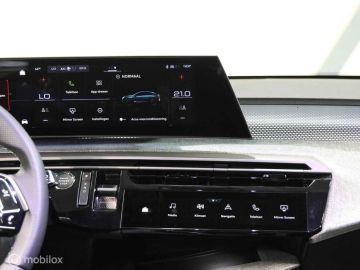 Peugeot E-3008