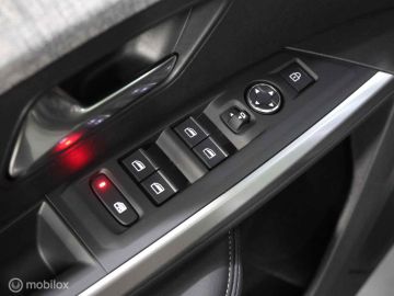 Peugeot E-3008