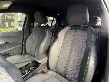 Peugeot E-2008