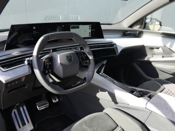 Peugeot E-3008