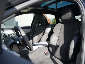 Peugeot E-3008