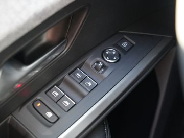 Peugeot E-3008