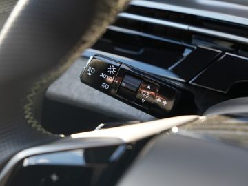 Peugeot E-3008