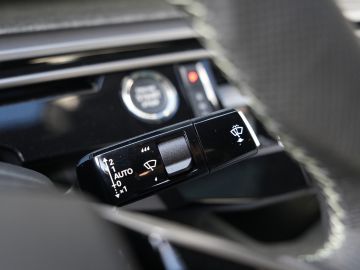 Peugeot E-3008