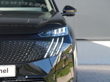 Peugeot E-3008