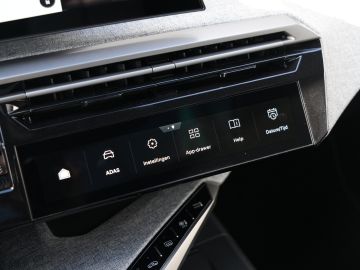 Peugeot E-3008