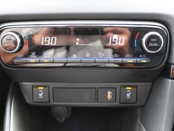 Mazda 2 Hybrid