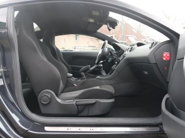 Peugeot RCZ