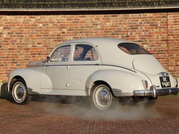 Peugeot 203