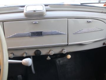 Peugeot 203