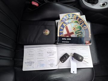 Alfa Romeo 166