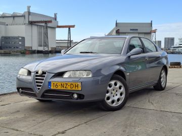 Alfa Romeo 166