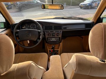 Mercedes-Benz 190