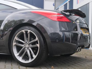 Peugeot RCZ