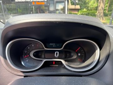 Nissan NV300