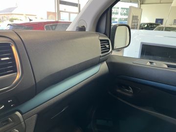 Peugeot Traveller