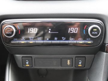 Mazda 2 Hybrid